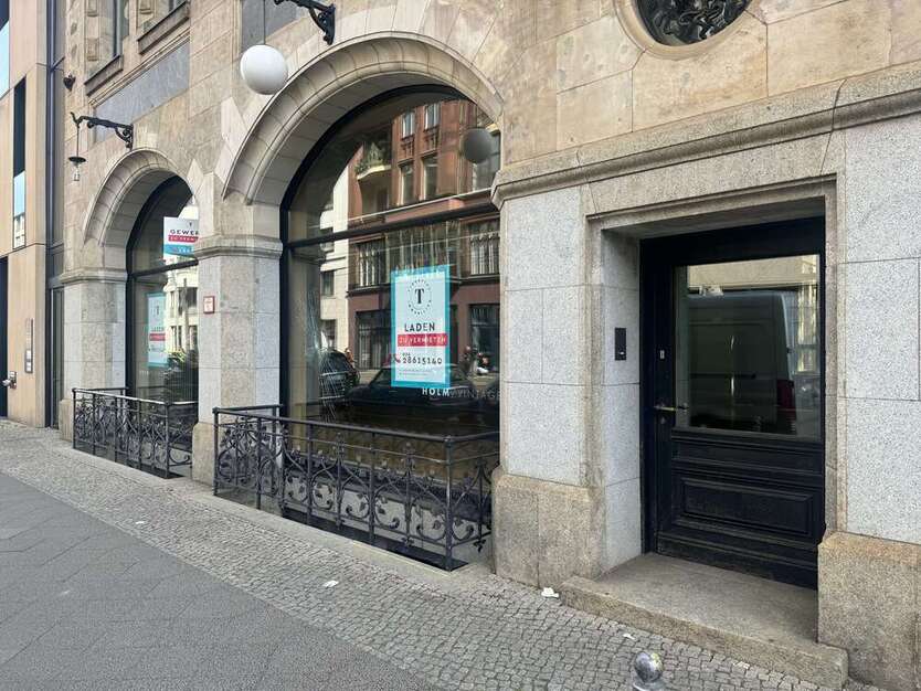 Einzelhandel in Berlin 5.985 € 305 m²