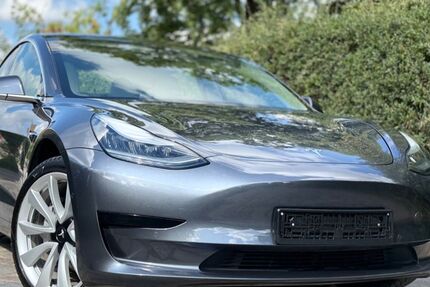 Tesla Model 3 36.973 km 20.499 € Berlin 12099
