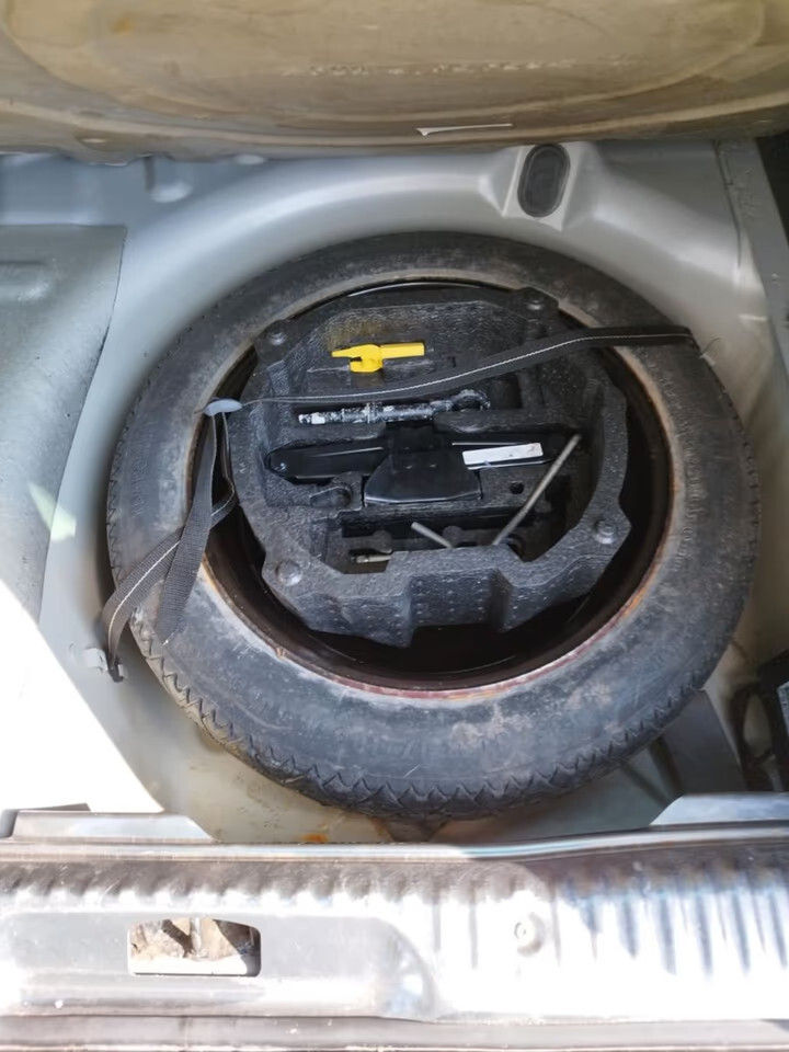 Peugeot 407 231.500 km 2.450 € Berlin 10178