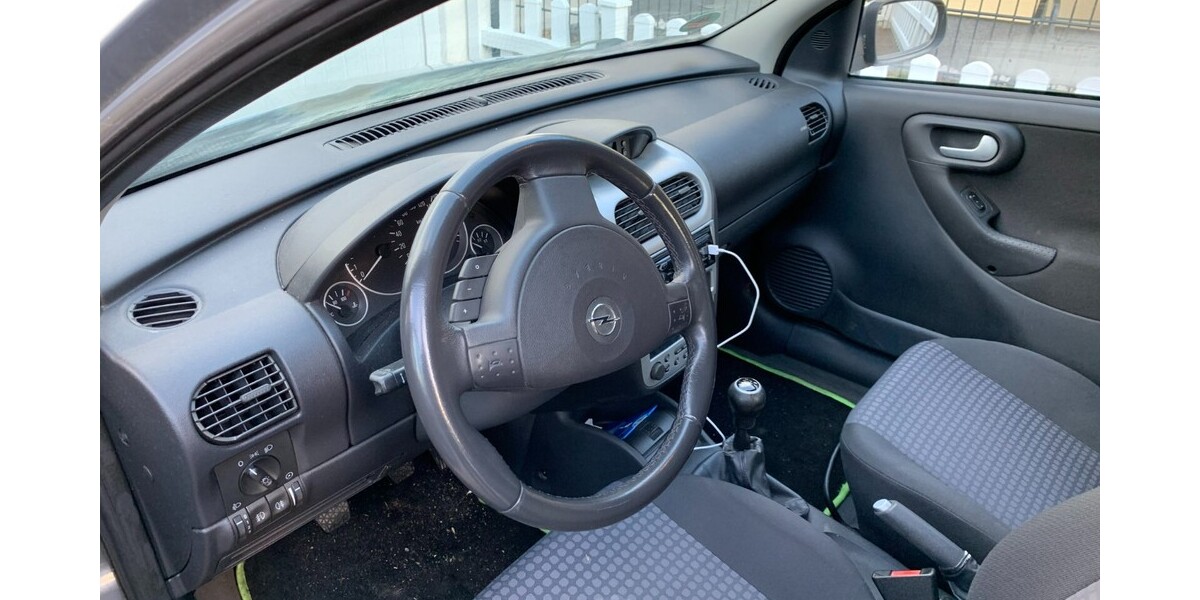 Opel Corsa C 129.000 km 2.490 € Ludwigsfelde 14974