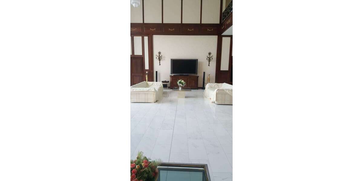 Einfamilienhaus Michendorf - 16 Zimmer, 700 m&sup2;, 9.000&euro; | Angebot:25997132