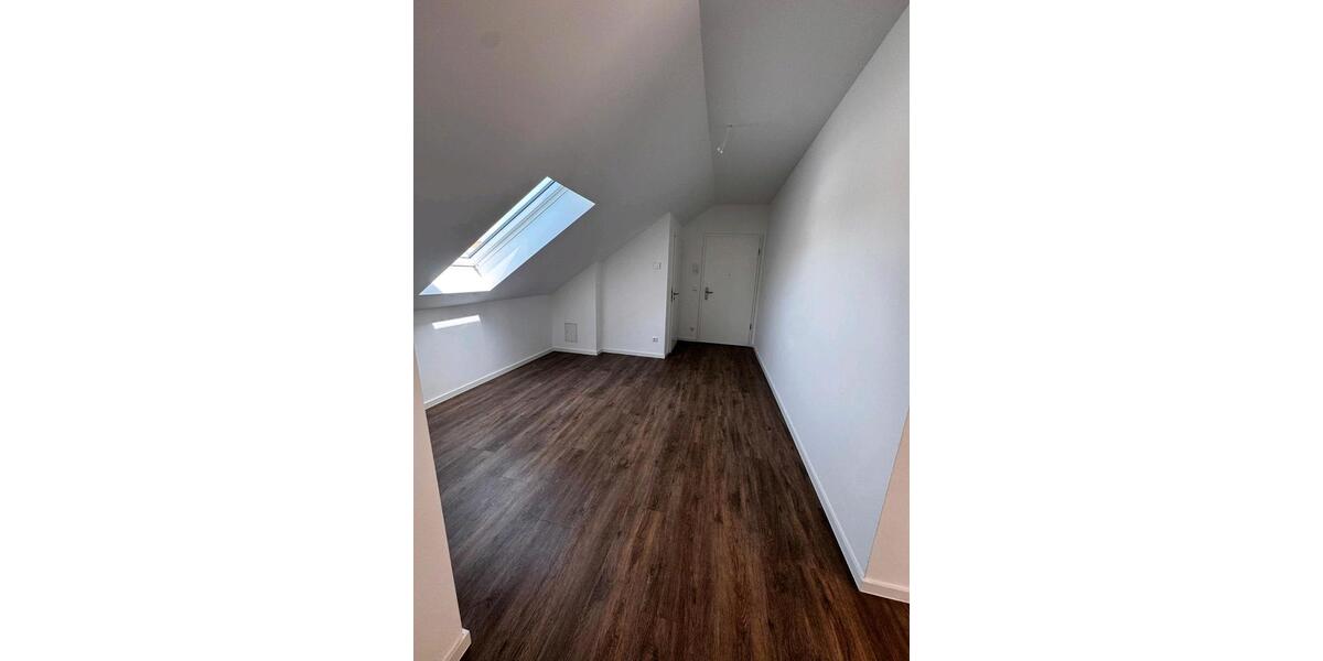 Dachgeschoßwohnung Nauen - 2 Zimmer, 68 m&sup2;, 1.181&euro; | Angebot:26653090