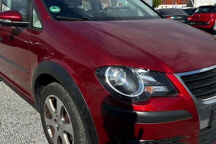 VW Touran 143.234 km 6.999 € Schönefeld/ OT Großziethen 12529