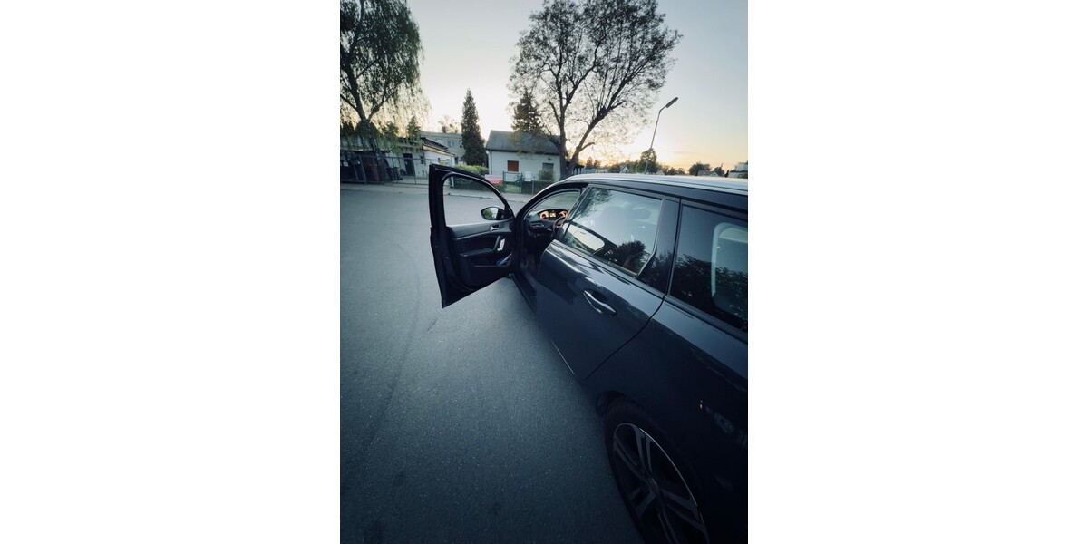 Peugeot 308 105.000 km 6.750 &euro; Berlin 10178