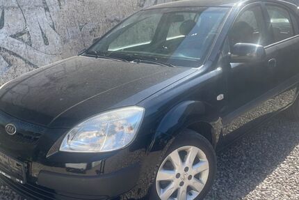 Kia Rio 163.000 km 1.250 &euro; Berlin 10245