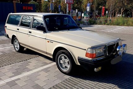 Volvo 240 205.000 km 17.590 &euro; Berlin 12249