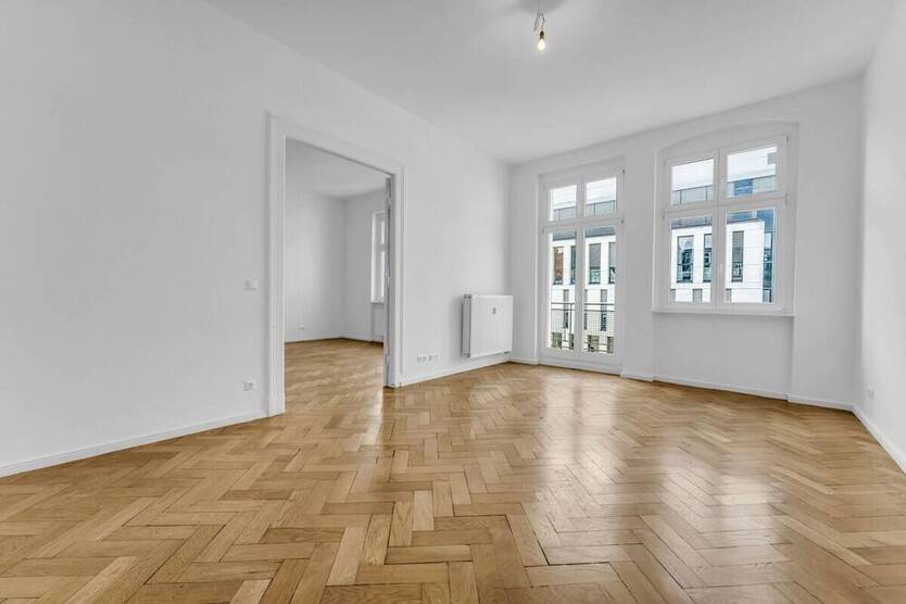 Wilmersdorf - Wohnen mit Charakter - Stilvolle AltbauWohnung mit zwei Balkonen und Lift