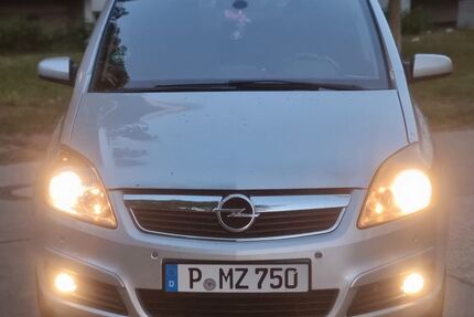 Opel Zafira 272.000 km 1.950 € Potsdam 14471