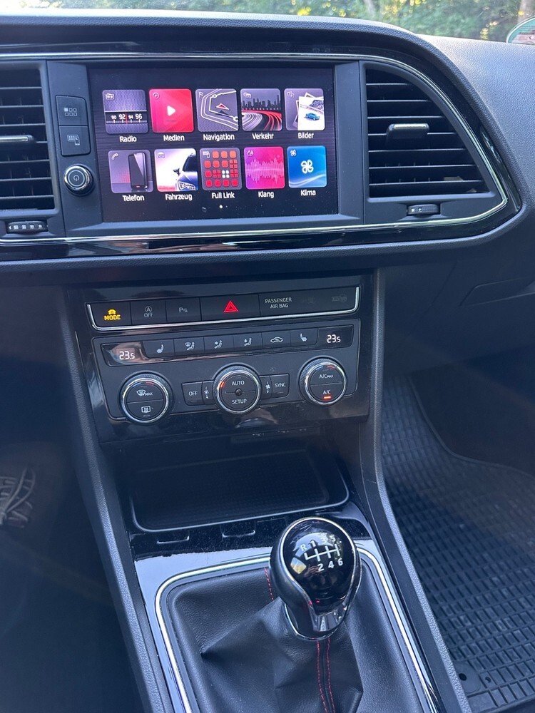 Seat Leon ST 52.000 km 15.500 € Berlin 10178