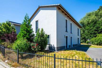 Traumhaft idyllisch: Gepflegtes Einfamilienhaus mit Garten, EBK, Parkett - bezugsfrei 4 zimmer