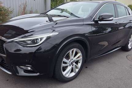 INFINITI Q30 204.000 km 9.900 € Berlin 13597