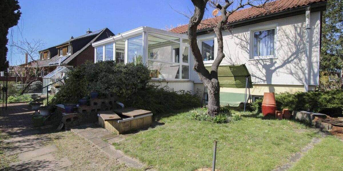 Familienfreundliches, bezugsfreies Einfamilienhaus mit großem Garten und beheiztem Wintergarten 4 zimmer