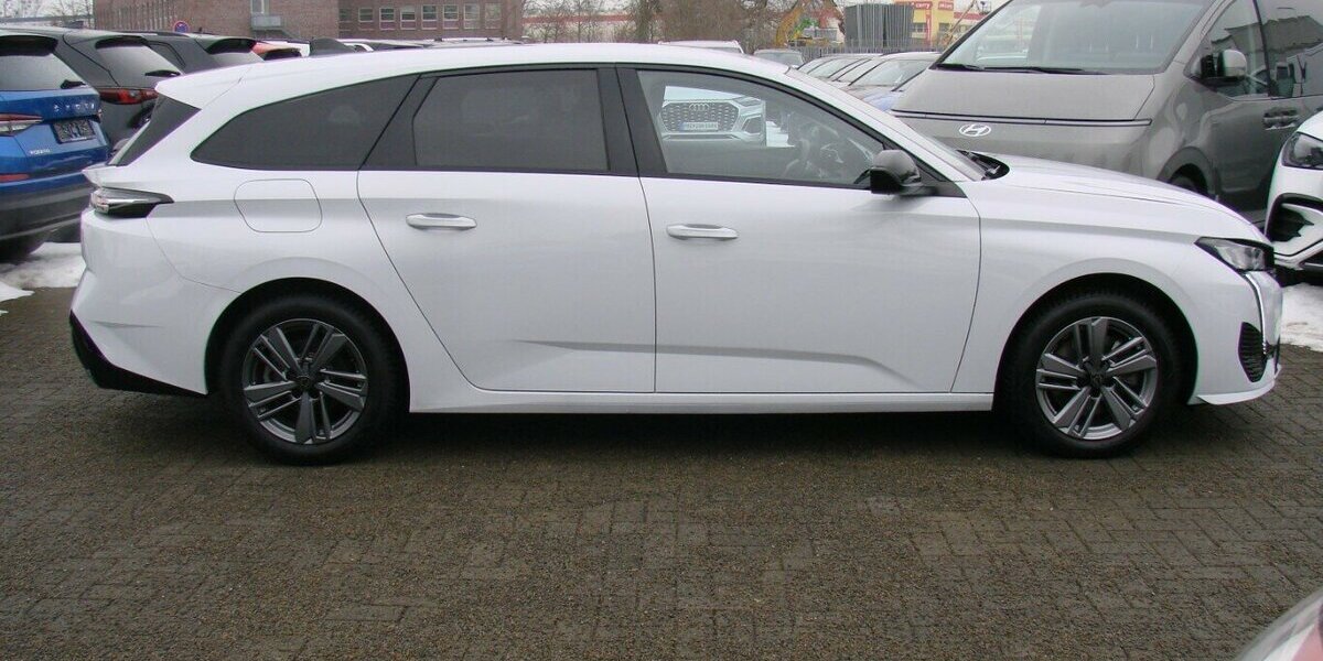 Peugeot 308 1.5L Allure ACC AHK LED Navi Kamera 34.524 km 23.980 &euro; Falkensee 14612