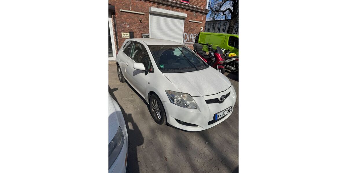 Toyota Auris 234.500 km 2.350 &euro; Berlin 13585
