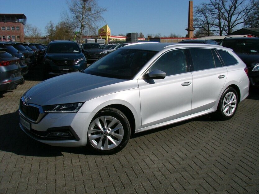 Skoda Octavia 2.0TDI Style ACC Columbus HeadUp AHK 48.103 km 27.480 € Falkensee 14612