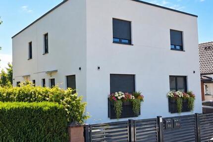 Haus Berlin Marzahn-Hellersdorf - 6 Zimmer, 180 m&sup2;, 3.000&euro; | Angebot:27624801
