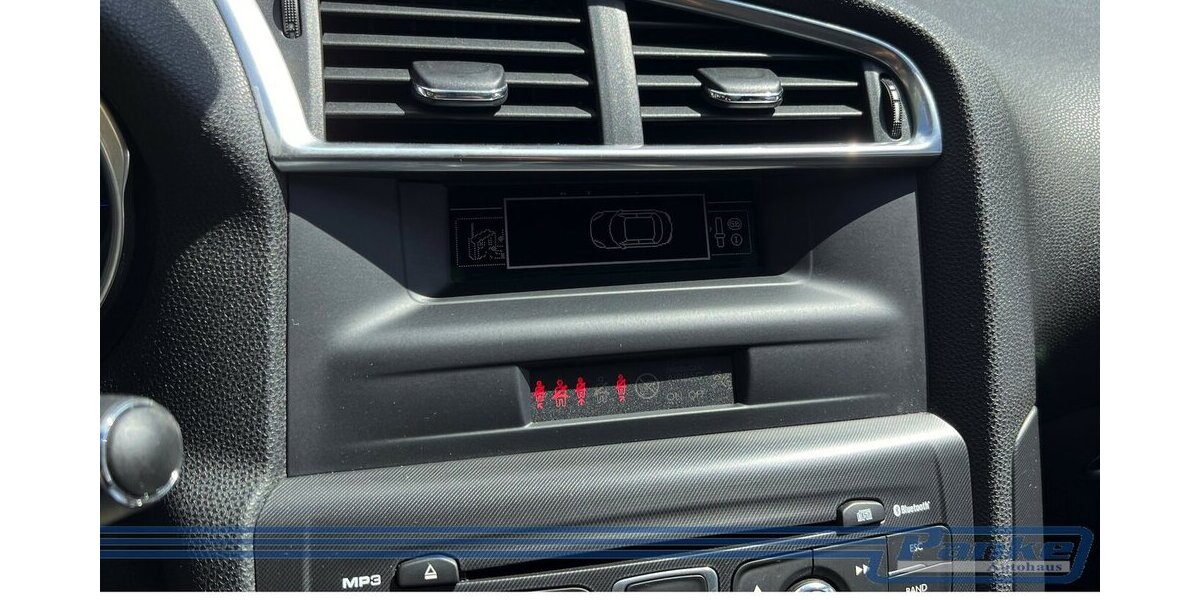 Citroen DS4 1.6 VTi 120 SoChic*SHZ*Massage*BT*Tempo* 150.000 km 5.990 &euro; Berlin 13187