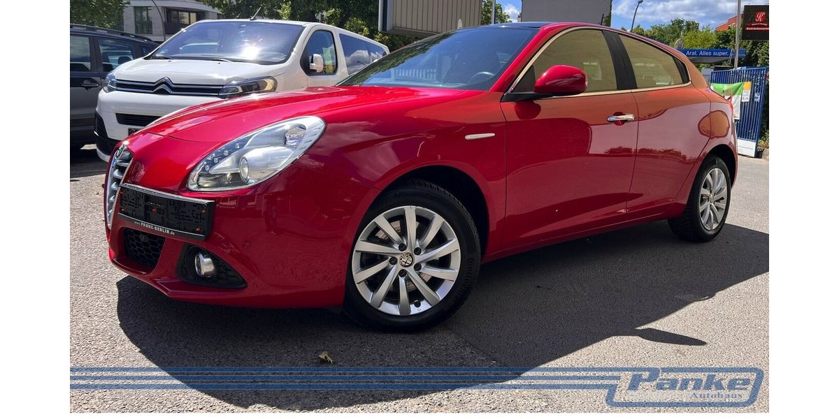 Alfa Romeo Giulietta Turismo*Pano*Schiebe*Sport*SHZ*Tempo* 95.791 km 10.990 &euro; Berlin 13187