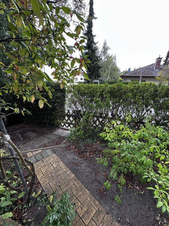 Gepflegtes Reihenmittelhaus in Wannsee mit Garten und Garage