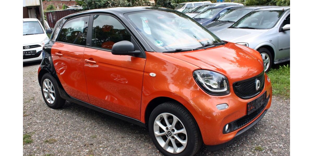 Smart ForFour 92.900 km 7.599 &euro; Berlin 13057