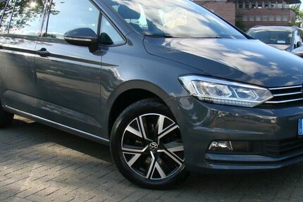 VW Touran 1.5TSi Comfortline 7-Sitzer Panorama LED