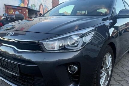 Kia Rio 68.000 km 10.500 &euro; Berlin 13585