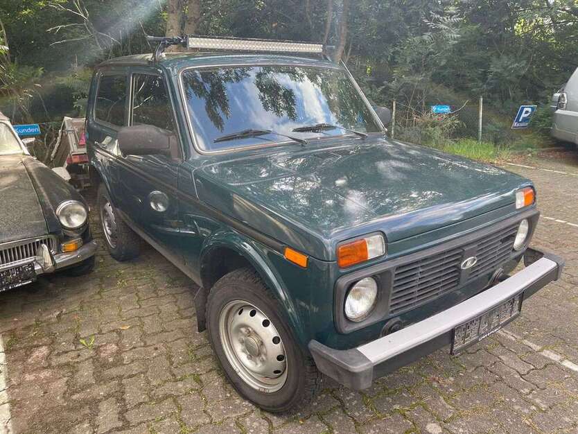 Lada Niva 79.000 km 6.885 € Trebbin 14959