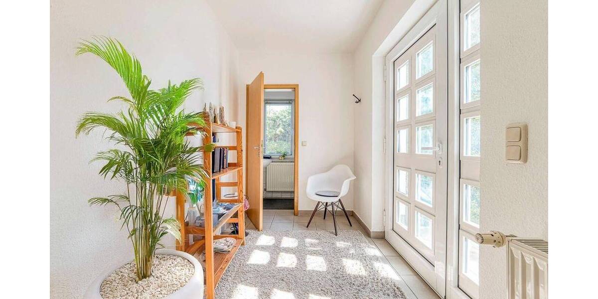 Viel Platz zum Leben - Haus mit Einliegerwohnung oder BüroPraxis im Schäferfeld Potsdam 8 zimmer