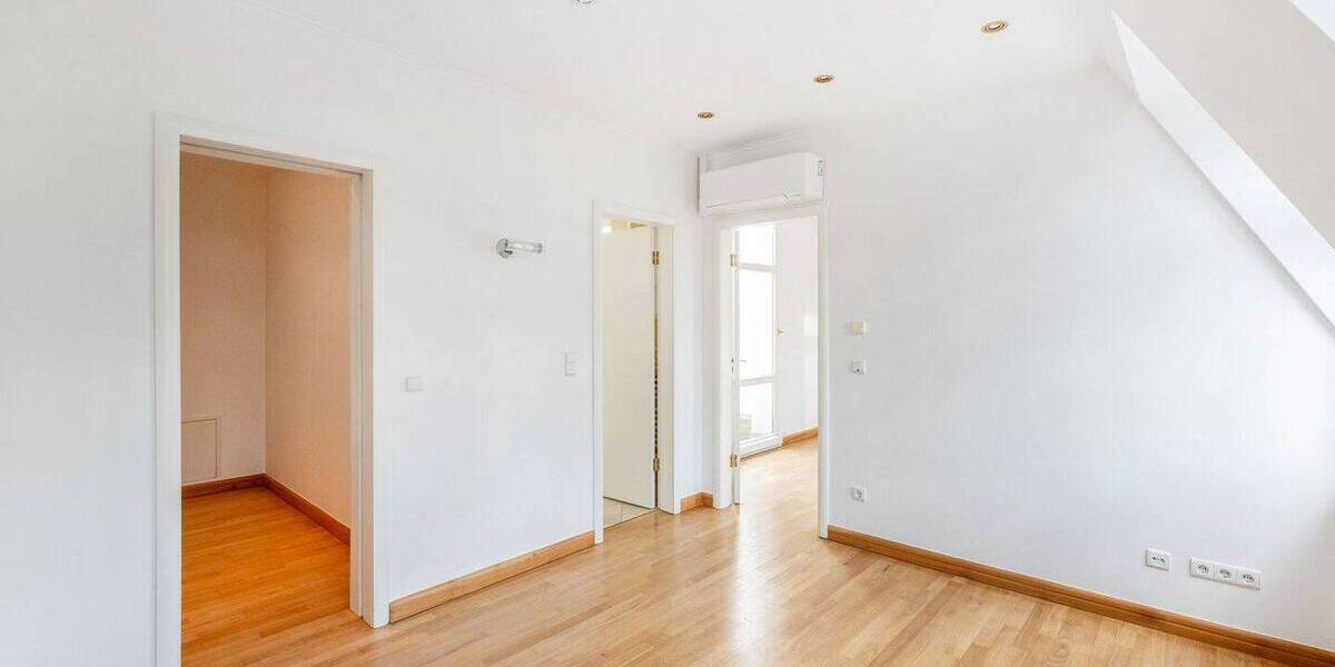 Etagenwohnung Berlin Mitte - 2 Zimmer, 61 m&sup2;, 1.485&euro; | Angebot:26310384