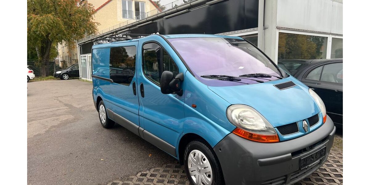 Renault Trafic 244.000 km 5.990 &euro; Berlin 12349