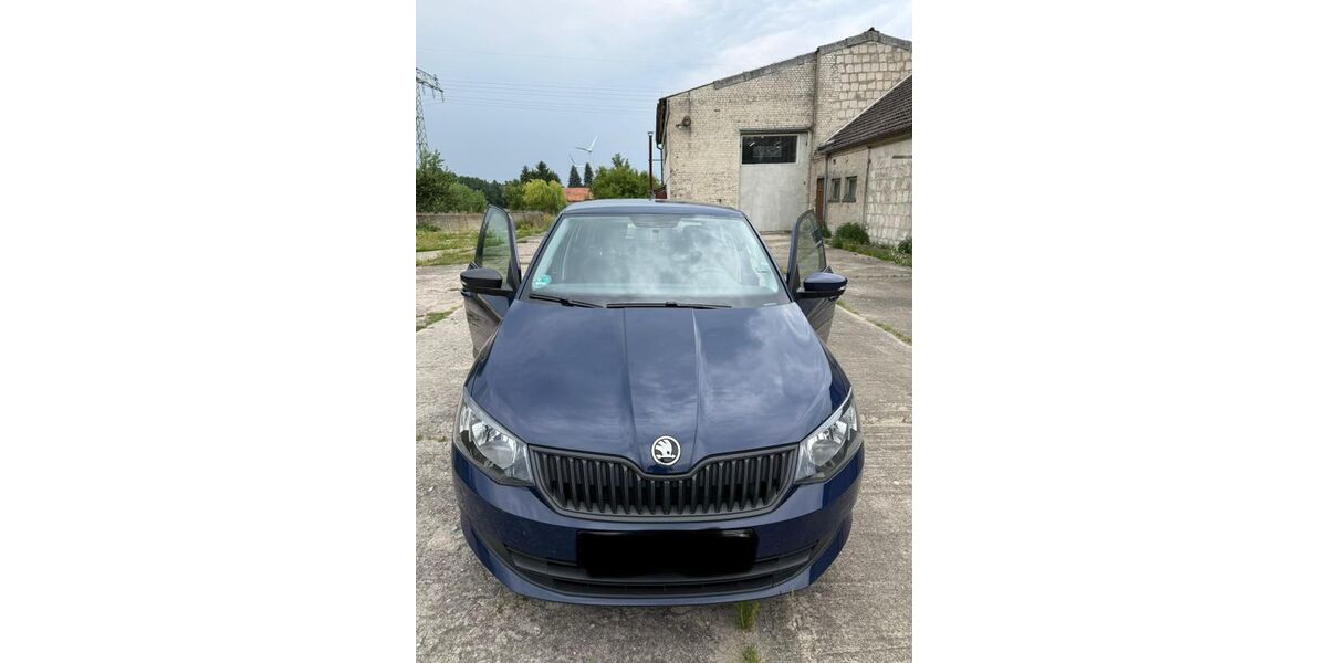 Skoda Fabia 56.300 km 8.200 &euro; Berlin 13125