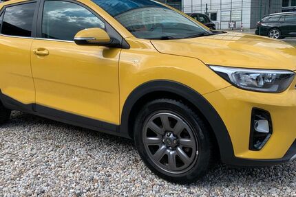 Kia Stonic 12.615 km 15.950 &euro; Berlin-Spandau 13597