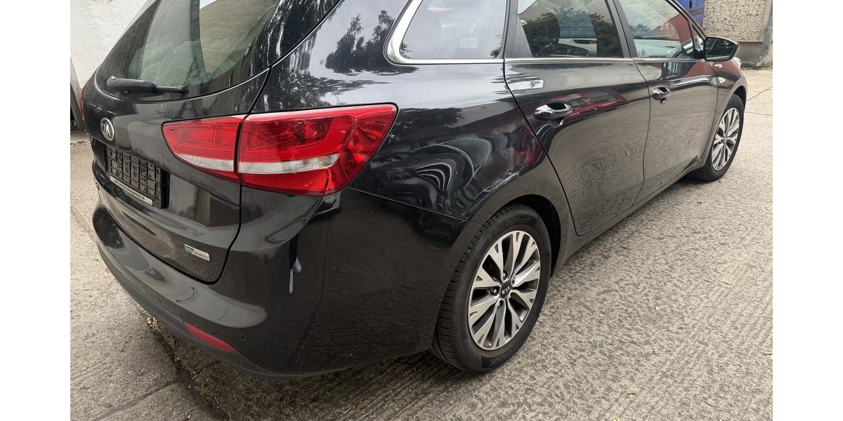 Kia ceed 1.6 Edition Platinum Navi Sporty Wagon 156.800 km 8.390 € Berlin 10247