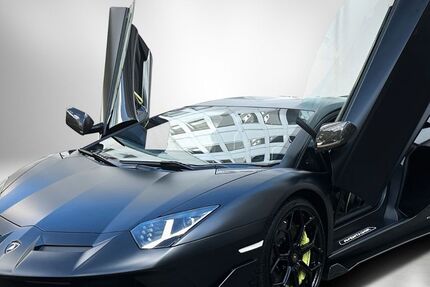 Lamborghini Aventador 14.746 km 599.890 € Berlin 10777
