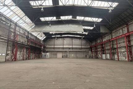 Hallen-Industriefläche in Berlin