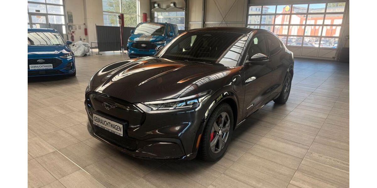 Ford Mustang Mach-E 47.135 km 41.990 € Berlin 10319