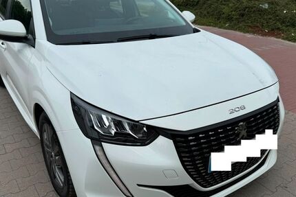 Peugeot 208 95.700 km 12.600 &euro; Berlin OT Charlottenburg 14059