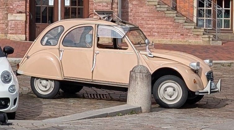Citroen 2 CV 100.000 km 8.500 &euro; Falkensee 14612