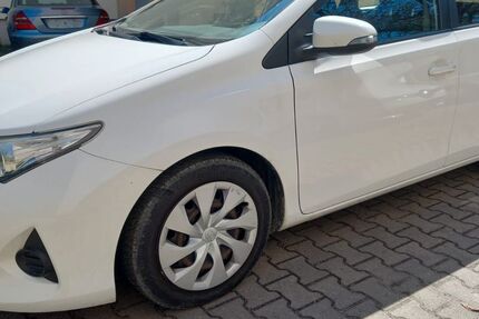 Toyota Auris 243.350 km 4.590 &euro; Berlin-Mariendorf 12109