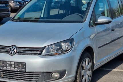 VW Touran 276.400 km 5.290 &euro; Berlin 12249