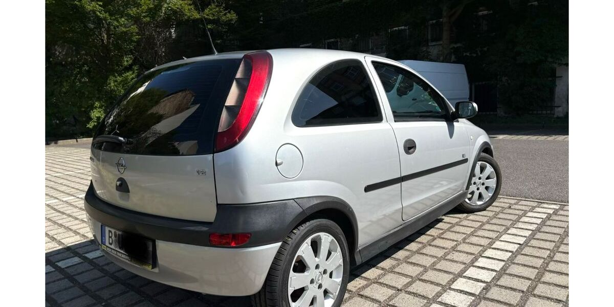 Opel Corsa 155.000 km 1.800 &euro; Berlin 10781