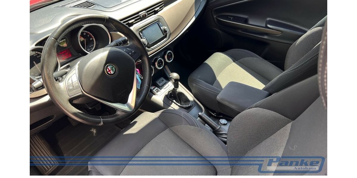 Alfa Romeo Giulietta Turismo*Pano*Schiebe*Sport*SHZ*Tempo* 95.791 km 10.990 &euro; Berlin 13187