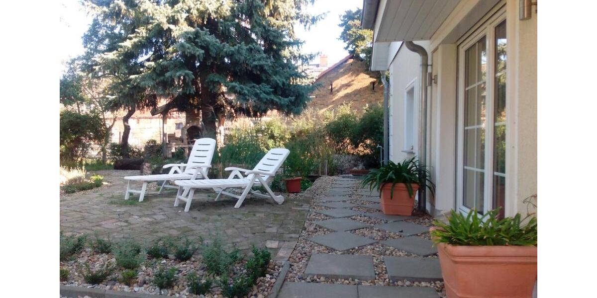 Landhaus m. 2700qm Sommergarten ca.20min südl.v. Berlin u.Potsdam 8 zimmer