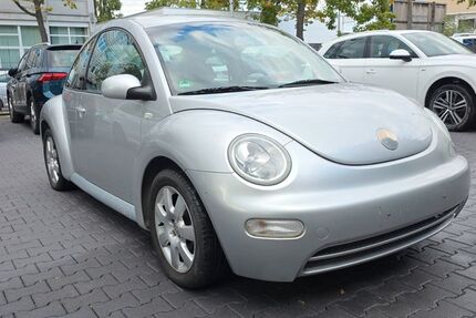 VW Beetle 119.885 km 1.999 € Berlin 13581