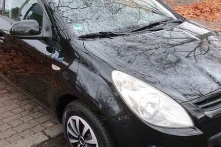 Hyundai i20 177.000 km 1.350 &euro; Berlin 12357