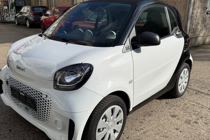 Smart fortwo coupe electric drive / EQ edition one 48.900 km 7.999 &euro; Berlin 10247