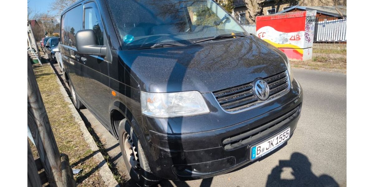 VW T5 Transporter 305.000 km 3.900 &euro; Berlin 12059