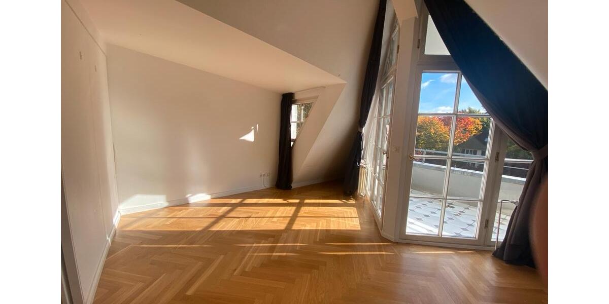 Dachgeschoßwohnung Kleinmachnow - 4 Zimmer, 131 m&sup2;, 749.000&euro; | Angebot:26515680
