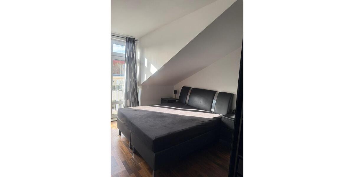 Dachgeschoßwohnung Berlin Mitte - 3 Zimmer, 141 m&sup2;, 846.000&euro; | Angebot:25333399