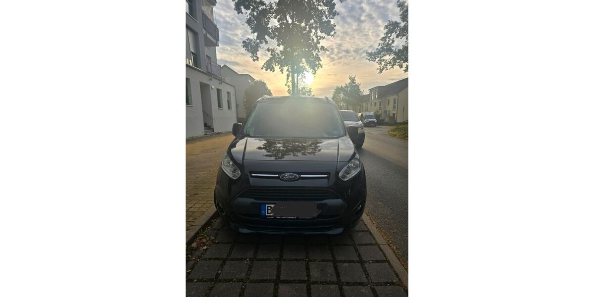 Ford Tourneo Connect 148.396 km 11.450 € Berlin 12309